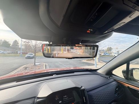 Used 2025 Subaru Forester Touring w/ Popular Package - Touring image 17