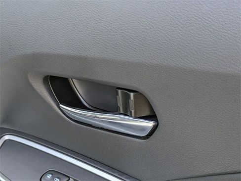 New 2025 Nissan Versa SR w/ Trunk Package image 33