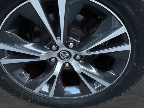 Used 2019 Toyota Highlander LE image 43