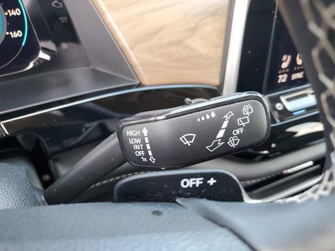 Used 2024 Volkswagen Atlas SE image 24