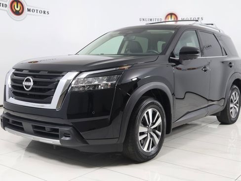 Used 2023 Nissan Pathfinder SL image 5