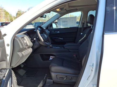 New 2026 Nissan Pathfinder Platinum AWD/4WD image 5