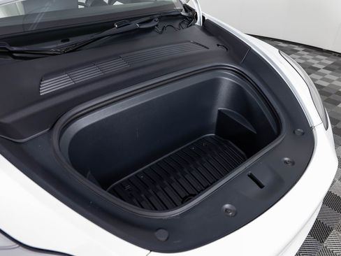 Used 2021 Tesla Model Y Long Range image 41