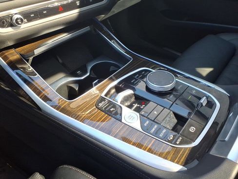 Used 2025 BMW X7 xDrive40i image 11