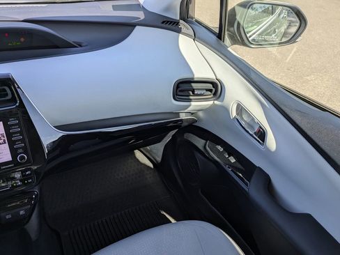 Used 2022 Toyota Prius LE FWD image 15