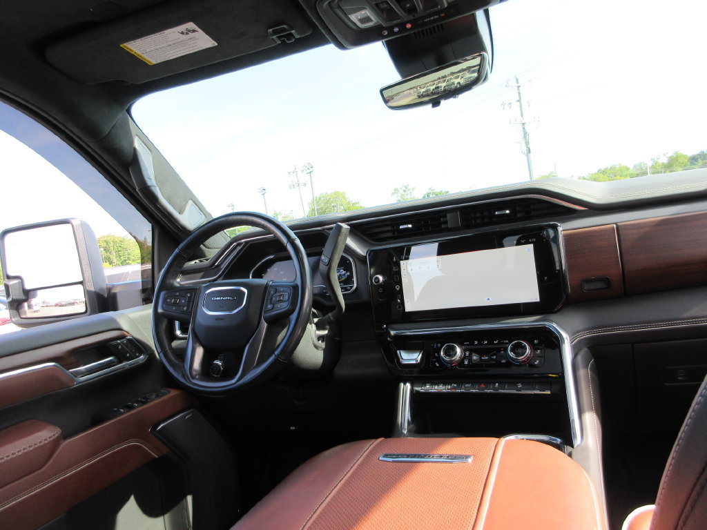 Used 2024 GMC Sierra 3500 Denali Ultimate AWD/4WD image 31