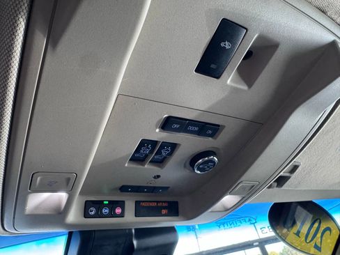 Used 2019 Cadillac Escalade Luxury image 46