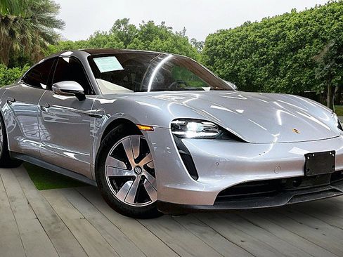 Used 2021 Porsche Taycan 4S w/ Premium Package image 10