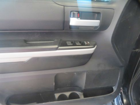 Used 2019 Toyota Tundra SR5 AWD/4WD image 15