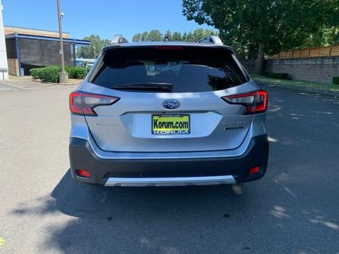 Used 2023 Subaru Outback Touring XT AWD/4WD image 4