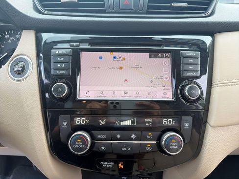 Used 2020 Nissan Rogue SL w/ Premium Package AWD/4WD image 20
