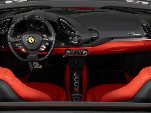 Used 2018 Ferrari 488 Spider image 24
