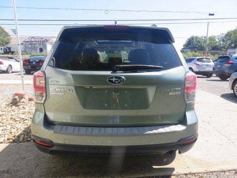 Used 2017 Subaru Forester 2.5i Premium AWD/4WD image 5