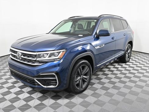 Certified 2021 Volkswagen Atlas SE w/ Panoramic Sunroof Package image 2