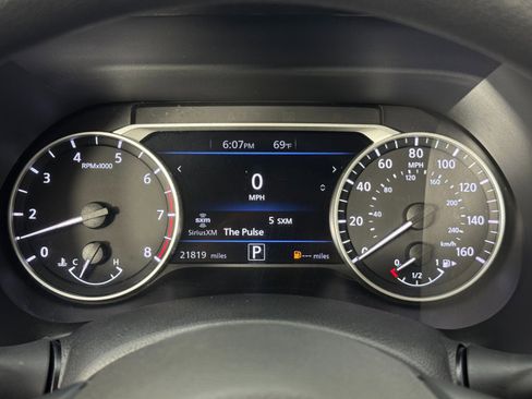 Used 2024 Nissan Sentra SV image 17