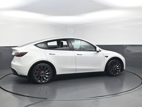 Used 2023 Tesla Model Y Performance AWD/4WD image 3
