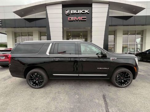 New 2026 GMC Yukon XL Denali w/ Sun & Power Step Package AWD/4WD image 2