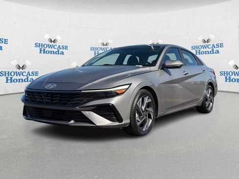 Used 2024 Hyundai Elantra Limited image 2