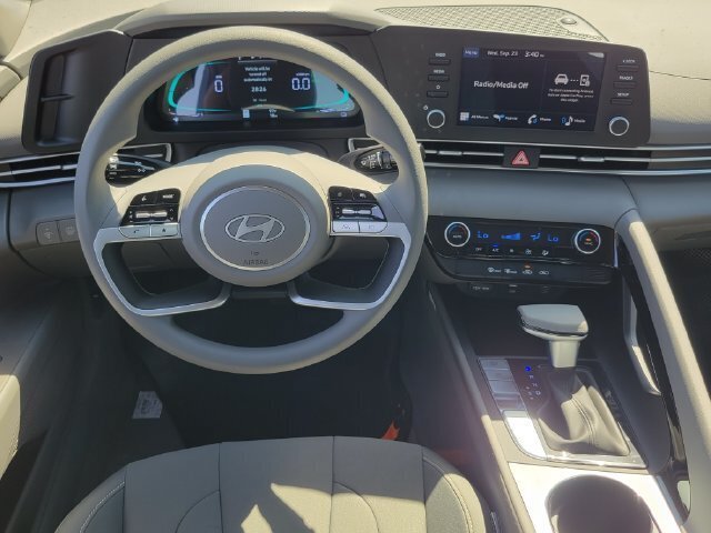 New 2026 Hyundai Elantra Hybrid FWD image 6