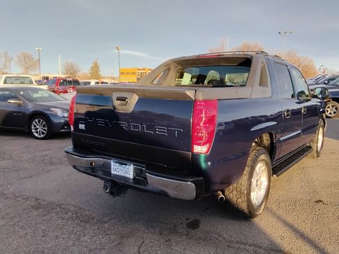 Used 2005 Chevrolet Avalanche LS w/ Avalanche South-West Package image 5