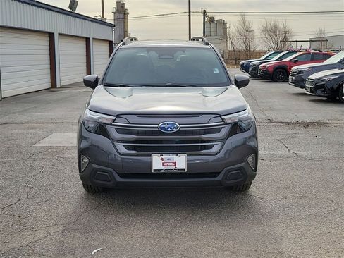 Used 2025 Subaru Forester Premium w/ Convenience Package #1 image 3