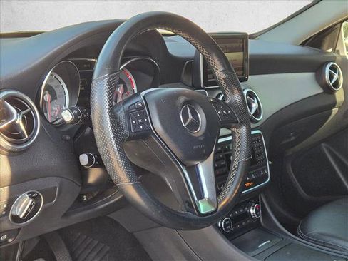 Used 2015 Mercedes-Benz GLA 250 4MATIC image 10