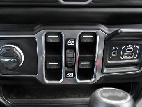Used 2023 Jeep Wrangler Unlimited AWD/4WD image 24