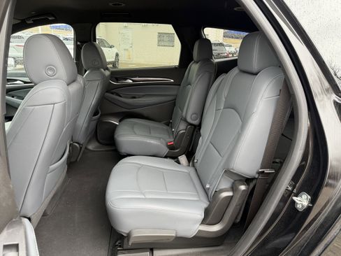 Used 2023 Buick Enclave Essence image 12