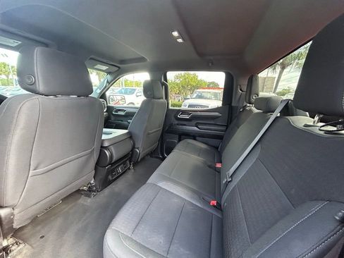 Used 2025 Chevrolet Silverado 1500 LT RWD image 13
