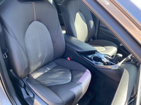 Used 2019 Toyota Camry LE FWD image 16