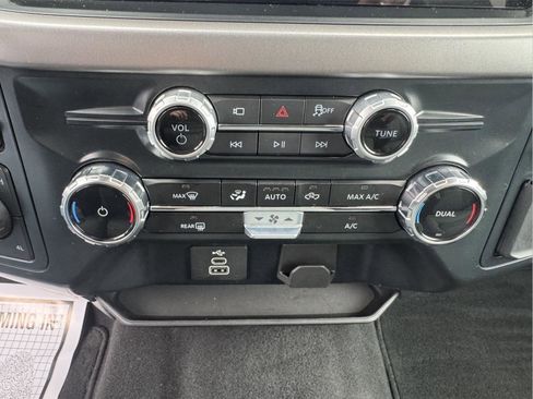 Used 2025 Ford F150 XLT w/ Equipment Group 301A Standard AWD/4WD image 21