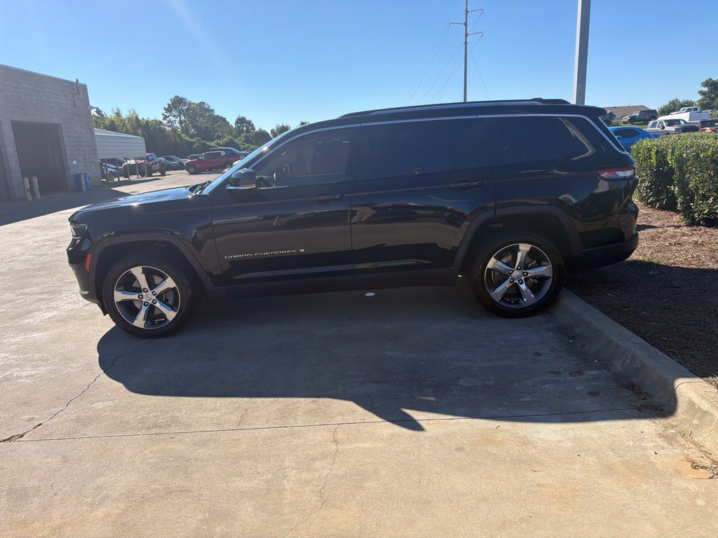 Used 2021 Jeep Grand Cherokee L Limited RWD image 11
