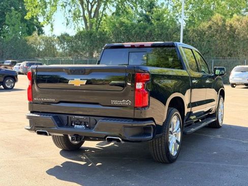 Used 2024 Chevrolet Silverado 1500 High Country w/ High Country Premium Package AWD/4WD image 4