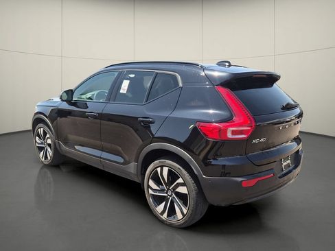 Used 2024 Volvo XC40 B5 Plus w/ Climate Package AWD/4WD image 5