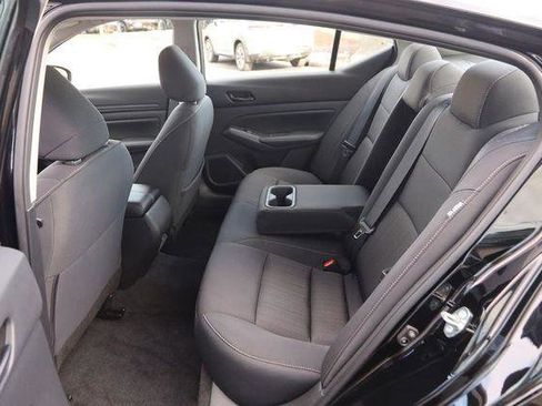 Used 2025 Nissan Altima 2.5 SV image 9