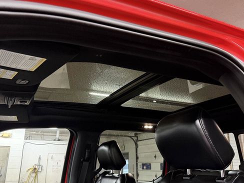 Used 2019 Ford F150 Raptor w/ Equipment Group 802A Luxury image 25