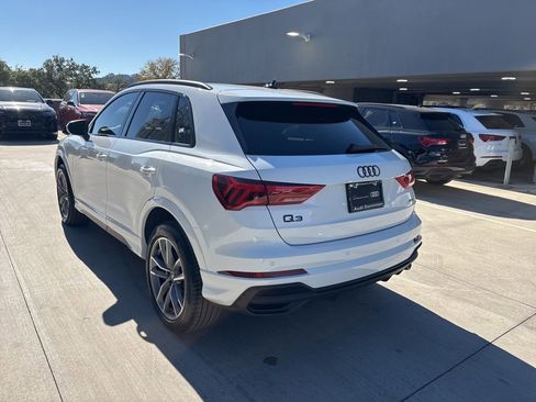 Certified 2025 Audi Q3 2.0T Premium w/ Convenience Package image 8