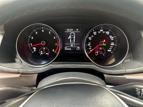 Used 2018 Volkswagen Passat 2.0T R-Line w/ R-Line Lighting Package image 20