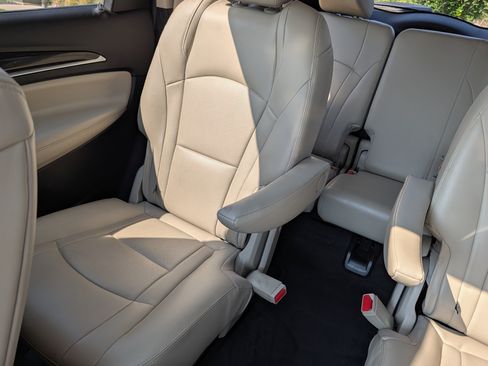 Used 2020 Buick Enclave Essence FWD image 12