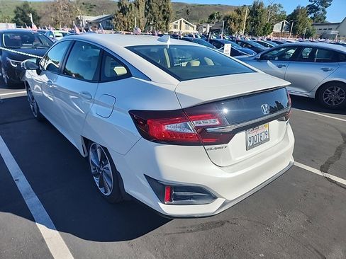 Used 2018 Honda Clarity Touring image 3
