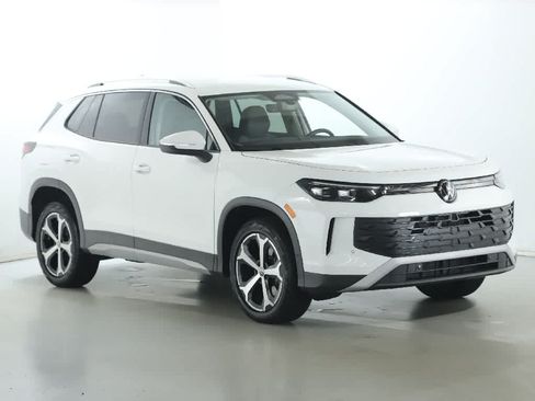 Used 2026 Volkswagen Tiguan SE AWD/4WD image 9