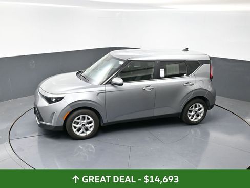 Used 2023 Kia Soul LX w/ Option Group 015 image 38