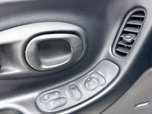 Used 2000 Chevrolet Corvette Coupe w/ Lighting Pkg image 24