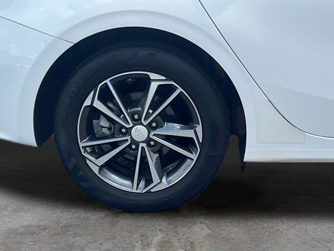 Used 2023 Kia Forte LXS FWD image 11