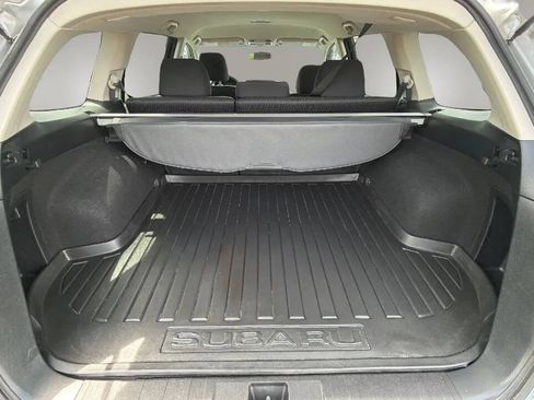Used 2012 Subaru Outback 2.5i Premium w/ All-Weather Pkg AWD/4WD image 17