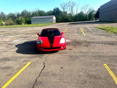 Used 2003 Toyota MR2 image 2