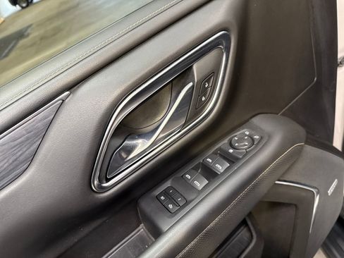 Used 2021 GMC Yukon XL SLT AWD/4WD image 19