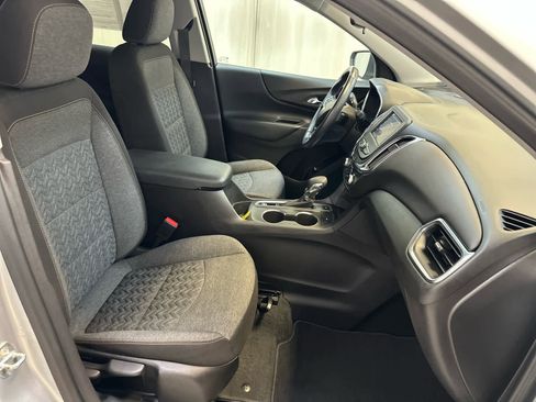 Used 2022 Chevrolet Equinox LT AWD/4WD image 13