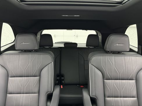 New 2027 Buick Enclave Avenir w/ LPO, Floor Liner Package AWD/4WD image 44