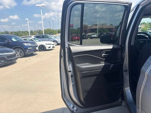 Certified 2018 Honda Ridgeline Sport image 32